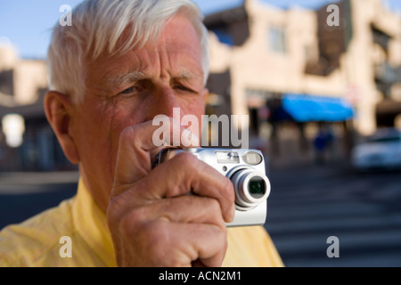 Senior uomo in vacanza in Santa Fe New Mexico Foto Stock