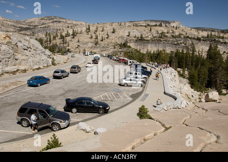 Punto di vista parcheggio presso il Parco Nazionale di Yosemite dall'entrata ovest Foto Stock
