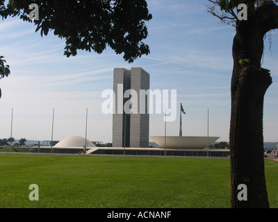 Congresso nazionale con alberi in Brasilia-BR Foto Stock