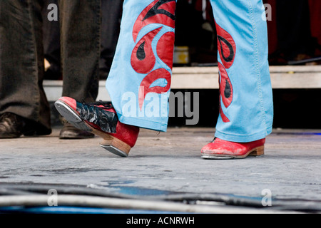 Sandy Silva Danzatrice con il francese Canadain folk band, La Bottine Souriante Foto Stock