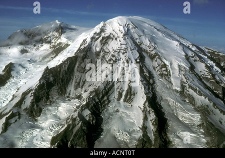 Antenna di Mt. Rainier, 14,410 piedi alto, Vulcano, Cascade Mountains, Stati Uniti di Washington Foto Stock