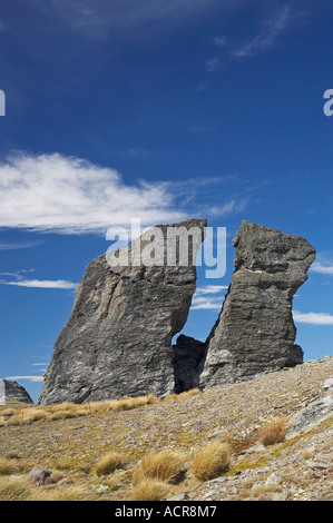 Lo scisto Rock formazione Dunstan Montagne Central Otago Isola del Sud della Nuova Zelanda Foto Stock