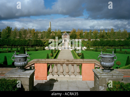 Il restaurato giardini formali del xvii secolo Ospedale Reale di Kilmainham Dublino Irlanda - IMMA Museo Irlandese di Arte Moderna Foto Stock