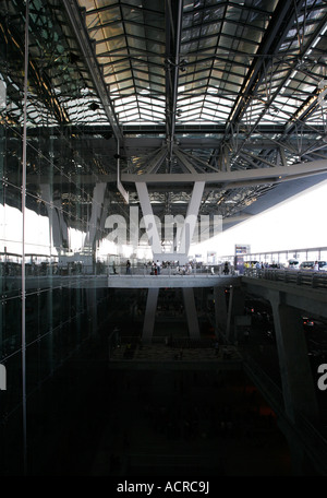 Aeroporto internazionale di costruire la parte esterna di Bangkok s nuovo terminal aeroportuale Foto Stock