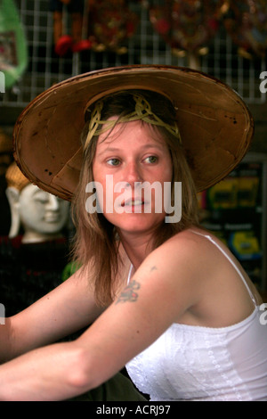 Mercato Galleggiante di attrazione turistica Damnoen Saduak vicino a Bangkok in Tailandia Foto Stock