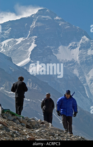 Trekking a Rongbuk Basecamp sul lato nord del monte Everest, Tibet, Cina. Foto Stock
