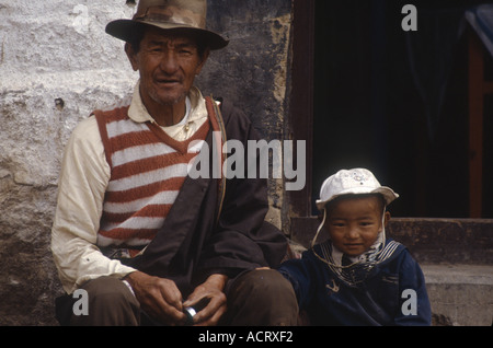 Padre e figlio del Tibet la Cina Foto Stock