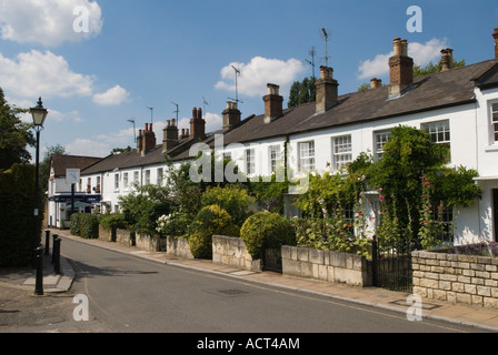 Cottage a terrazze gentrificati della classe operaia vittoriana in Old Palace Lane Richmond sul Tamigi Surrey Inghilterra Regno Unito HOMER SYKES anni '2007 2000 Foto Stock