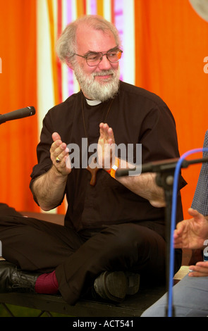 L Arcivescovo Rowan Williams frequenta un seminario presso il Greenbelt bacio della vita festival all ippodromo di Cheltenham Regno Unito Ago 2002 Foto Stock