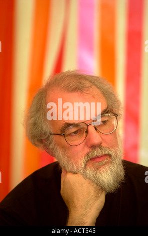 L Arcivescovo Rowan Williams frequenta un seminario presso il Greenbelt bacio della vita festival all ippodromo di Cheltenham Regno Unito Ago 2002 Foto Stock