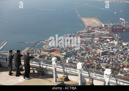 La funivia teleferica per la collina sulla penisola che si affaccia Hakodate, Hokkaido, Giappone del nord in primavera Foto Stock