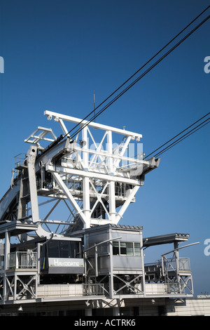 La funivia teleferica per la collina sulla penisola che si affaccia Hakodate, Hokkaido, Giappone del nord in primavera Foto Stock