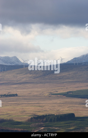 Bricchi di Doune Wind Farm visto dal Sheriffmuir. Foto Stock