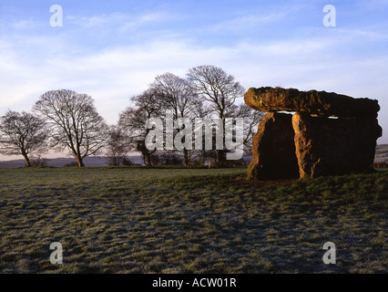 St Lythans sepoltura camera all'alba vicino Dyffryn Vale of Glamorgan South Wales UK Foto Stock