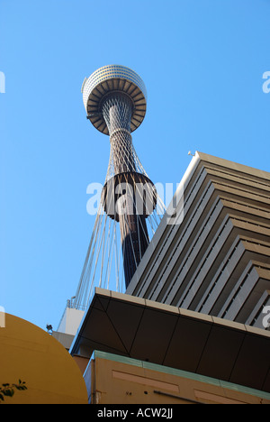 La Torre di Sydney prese dal livello del suolo Pitt Street Mall AUSTRALIA Foto Stock
