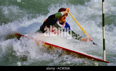 Canoa Slalom concorrenza sul torrente Noce .Valdisole. Foto Stock