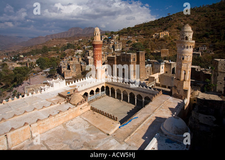 Regina Arwa moschea nel villaggio di montagna di Jibla vicino a Taizz Yemen Foto Stock