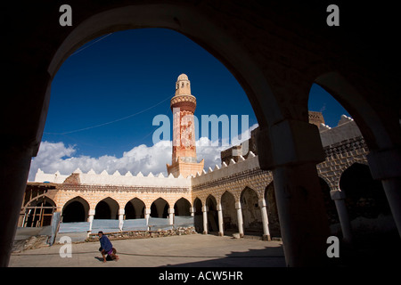 Regina Arwa moschea nel villaggio di montagna di Jibla vicino a Taizz Yemen Foto Stock