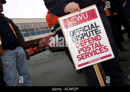 Comunicazioni Unione lavoratori in sciopero Aberystwyth post office giugno 2007 Foto Stock