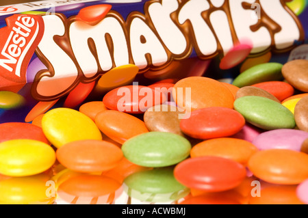 Dolci rivestiti di zucchero dettaglio caramelle Smarties Foto Stock