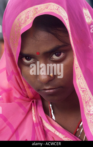La donna dietro un velo Delhi India Foto Stock