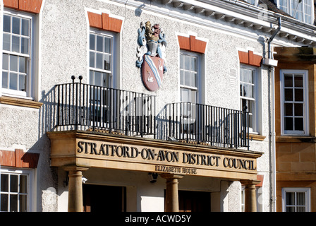 Stratford-su-Avon consiglio del distretto uffici, Church Street, Stratford-upon-Avon, Warwickshire, Inghilterra, Regno Unito Foto Stock