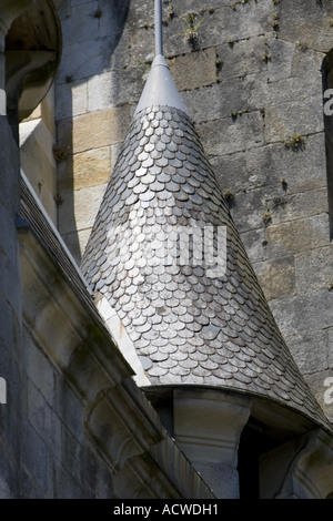 Merli esterna a Butron castello del XIII secolo il castello medievale nella campagna basca vicino Gatika, Spagna Foto Stock