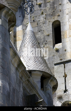 Merli esterna a Butron castello del XIII secolo il castello medievale nella campagna basca vicino Gatika, Spagna Foto Stock