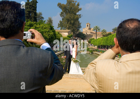 Le fotografie del vostro matrimonio nel giardino del Real Alcazar, Cordoba, in Andalusia Andalusia, sud della Spagna Foto Stock