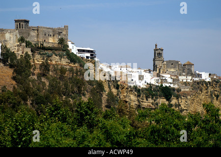 C16 chiesa di San Pedro Castillo Marchesi de Tamaron Arcos de la Frontera Alpujarras Provincia de Cadiz Andalucia Spagna Foto Stock