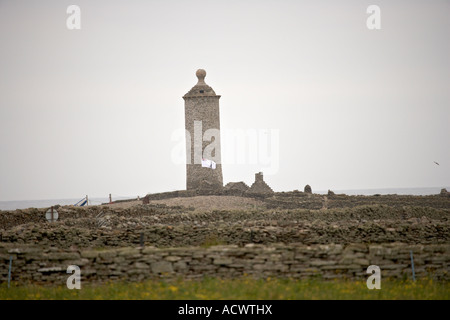 Il vecchio faro costruito una prima volta nel 1789 North Ronaldsay Isole Orcadi Scozia UK Foto Stock