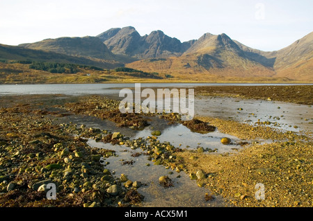 Blaven (Bla Bheinn) e Clach Glas, sopra Loch Slapin, Torrin, Isola di Skye, Scotland, Regno Unito Foto Stock