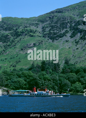 Traghetto "signora del lago' a piena velocità vicino a glenridding, ullswater, parco nazionale del distretto dei laghi, cumbria, Inghilterra, Regno Unito. Foto Stock