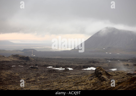 Una stazione di foratura sul campo lavico a Hverarönd - Namafjall Hverir area geotermale vicino Krafla, Myvatn area, Islanda Foto Stock