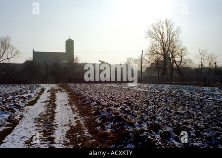 Il campo coperto di neve, Wroclaw, Polonia Foto Stock