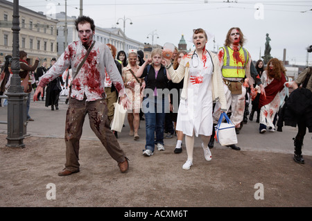 Uno zombie a piedi evento a Helsinki Foto Stock