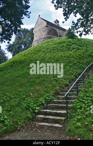 La Hougue Bie Grouville Jersey Neolitico Dolmen 6000 anni con cappella medievale in cima Foto Stock