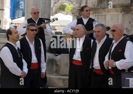 Il croato musicisti cantando in Diolectian s Palace in Split Croazia Foto Stock