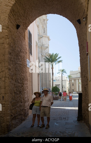 L'arco di rose (Arco de la Rosa) a Cadiz, Spagna Foto Stock