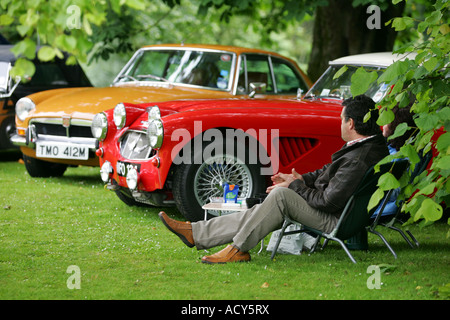 Red Austin Healey all'auto d'epoca mostra al Castello di Fyvie, Aberdeenshire, Scotland, Regno Unito Foto Stock