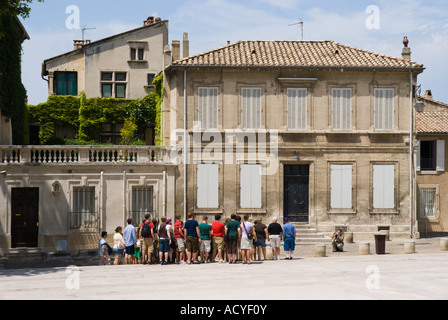 Avignon Francia una parte in un tour guidato della città Foto Stock