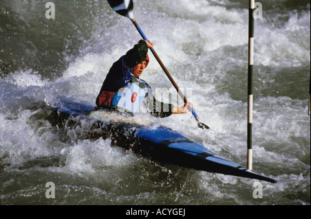 Canoa Slalom concorrenza sul torrente Noce .Valdisole. Foto Stock