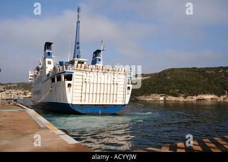 Traghetto che collega la Corsica e la Sardegna Foto Stock