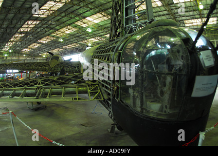 Parte posteriore della torretta su una parte restaurato bombardiere Wellington, ora a Brooklands Museum Foto Stock