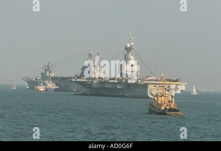 Trafalgar 200 celebrazioni e flotta internazionale di revisione e il Festival internazionale del mare Portsmouth Inghilterra GB UK 2005 Foto Stock