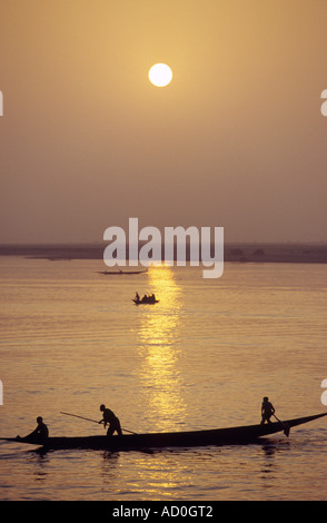 Pirogue - Fiume Niger, Mopti, MALI Foto Stock