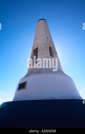 Torre faro contro sunny blue sky Foto Stock