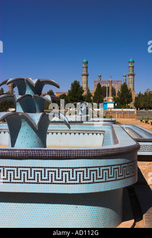 Afghanistan, Herat, nuova fontana davanti alla Moschea del Venerdì o Masjet-eJam Foto Stock