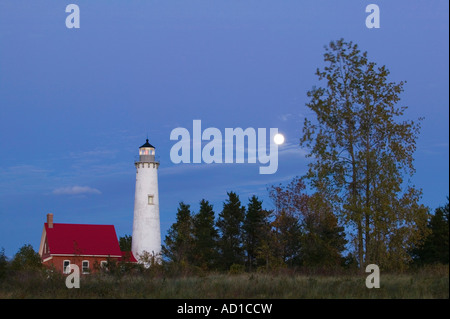 Tawas Point Lighthouse, il Lago Huron, Tawas Point State Park, Michigan, Stati Uniti d'America Foto Stock