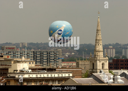 Il Bristol skyline presi dalla parte superiore di un parcheggio nel centro della città Foto Stock